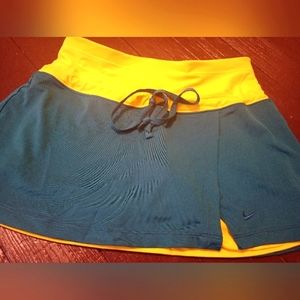 NIKE dri fit Tennis Skort szS
